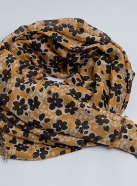 新款花朵围巾优雅姜黄色精致印花丝巾女春秋百搭棉巴厘纱旅游披肩