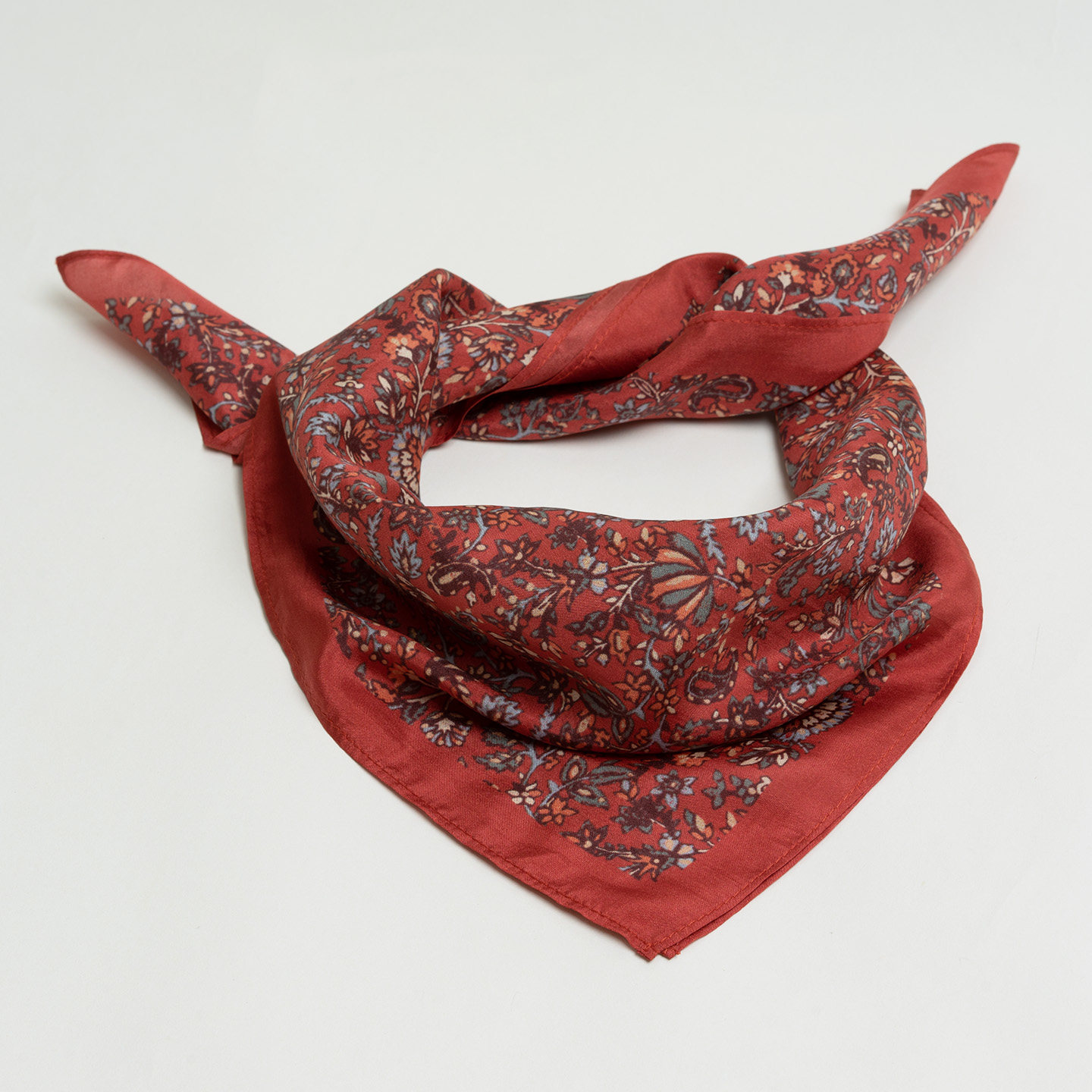 新款围巾女春夏优雅红色叶子印花丝巾百搭旅游装饰真丝领巾小方巾,服饰配件/皮带/帽子/围巾,围巾/丝巾/披肩,淘宝优惠券,粉丝福利购,淘宝优惠卷