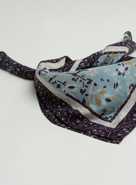 新款围巾女春夏优雅蓝色花朵印花丝巾百搭旅游装饰真丝领巾小方巾