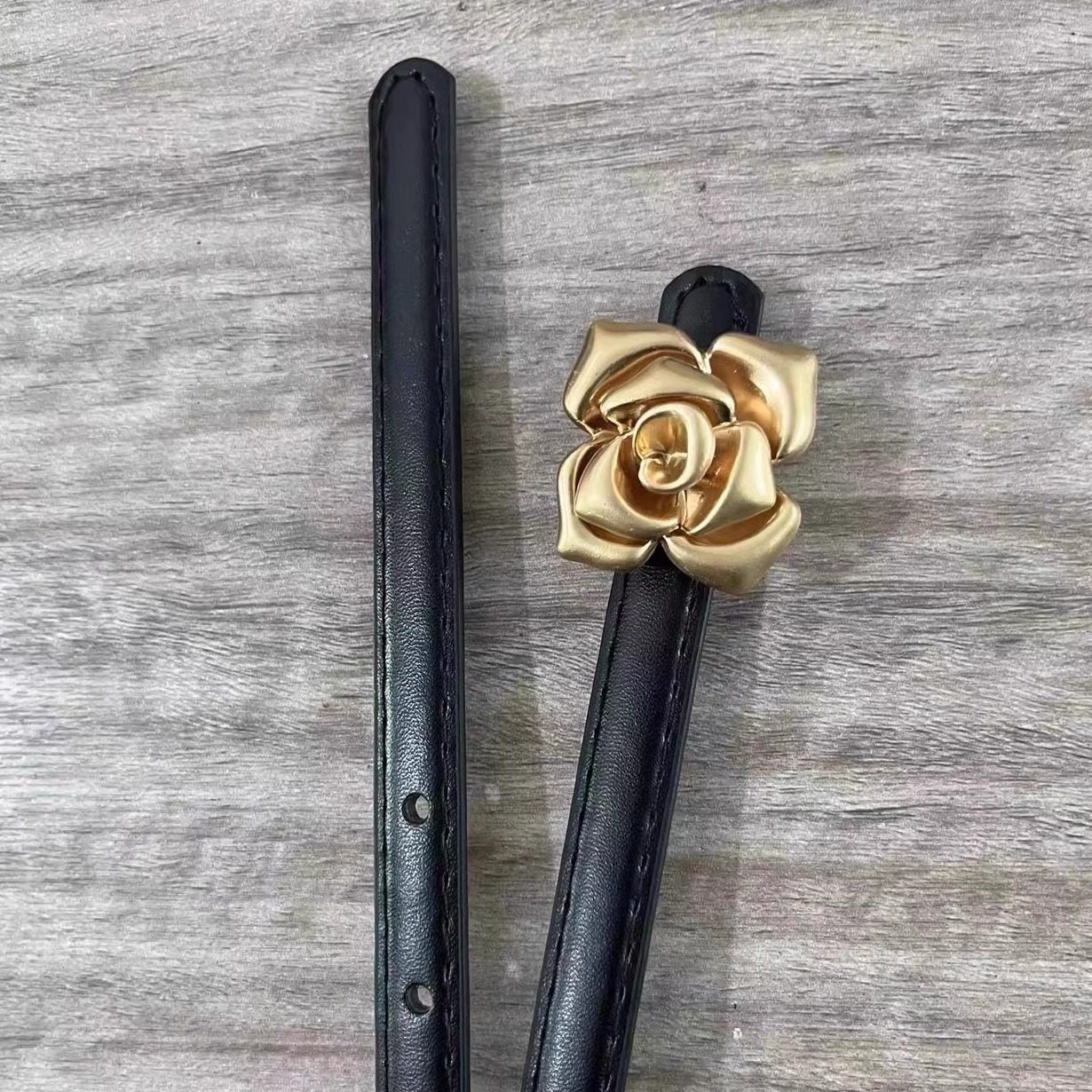 立体花朵束腰小皮带玫瑰花扣细腰带女显瘦PU裤带配裙子连衣裙毛衣