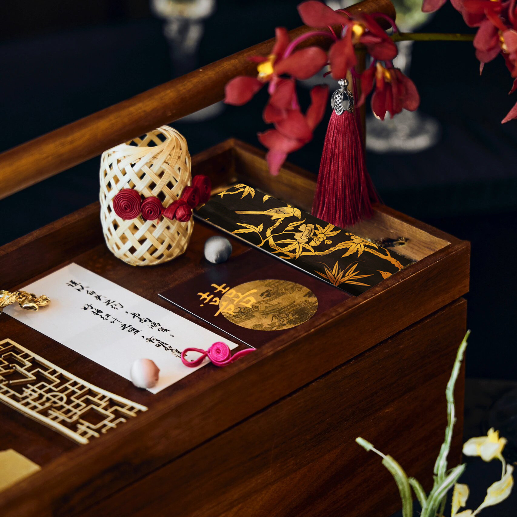 轻奢高贵黑金新中式古典订婚婚礼纸品卡片定制