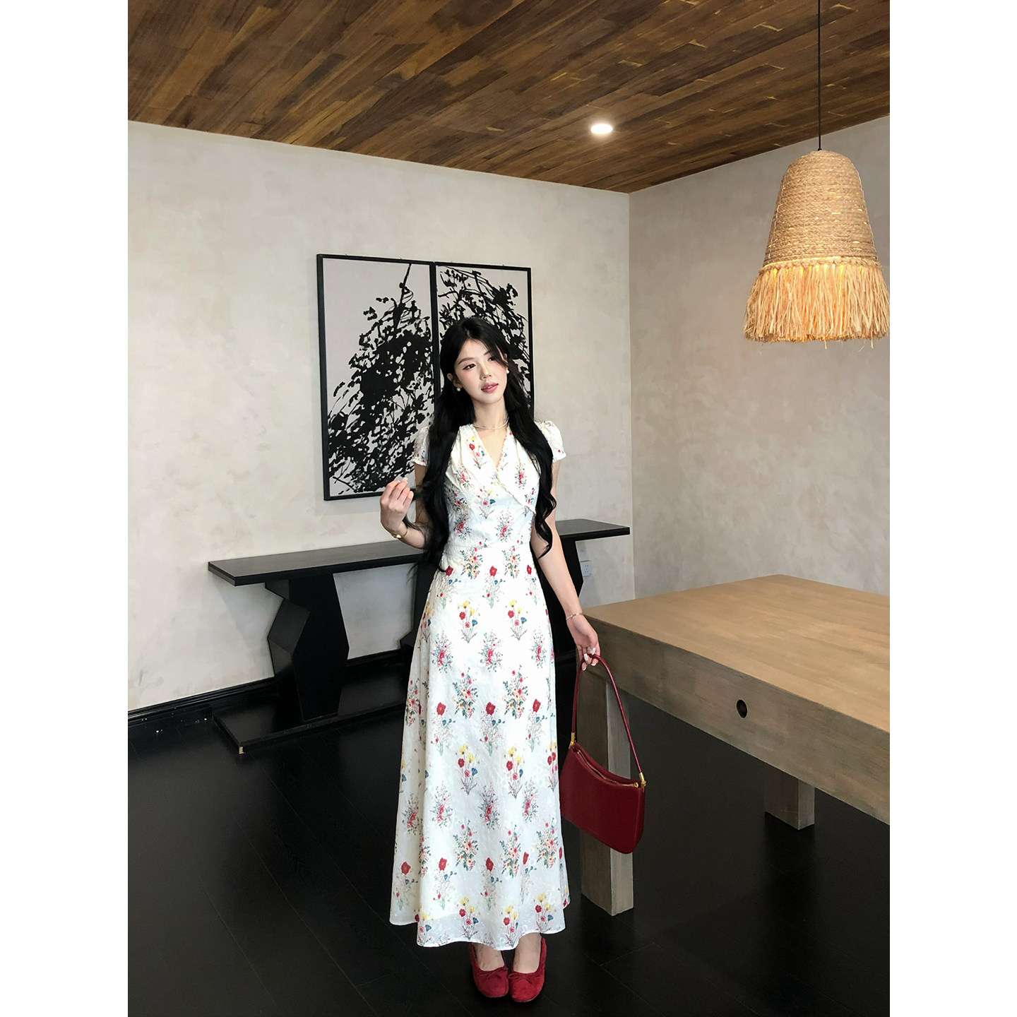 甜辣多多 刺绣碎花连衣裙2026年夏V领修身收腰连衣裙女Z3888图片