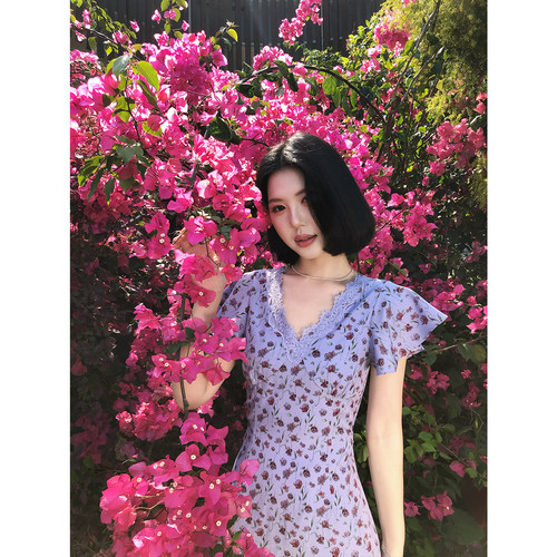 甜辣多多 2026年夏季蕾丝花边V领短袖收腰显瘦碎花连衣裙女Z3818