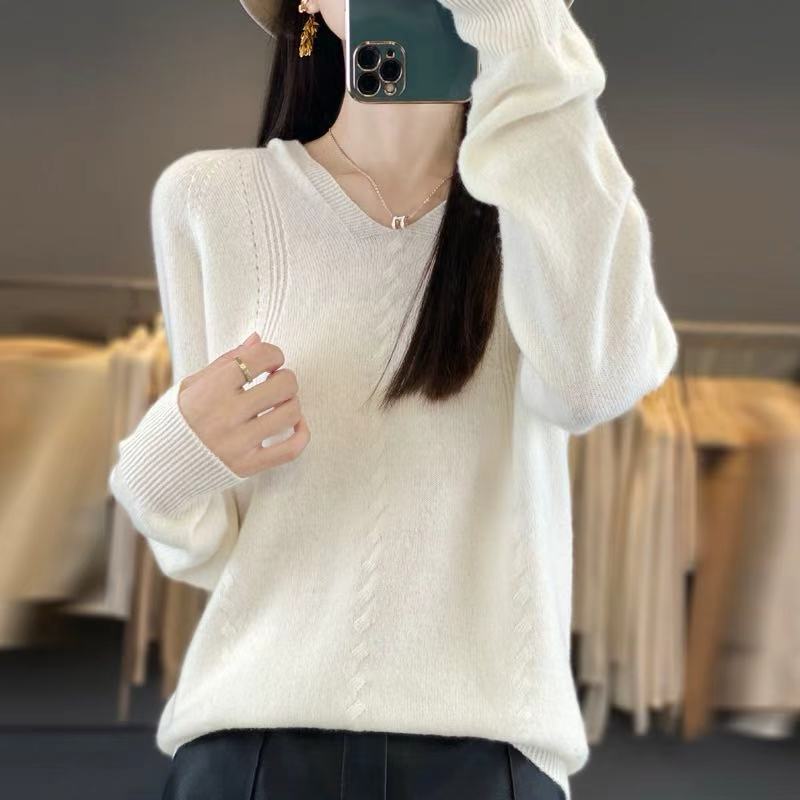 MDS838 女士连帽中间绞花纯羊毛可打底