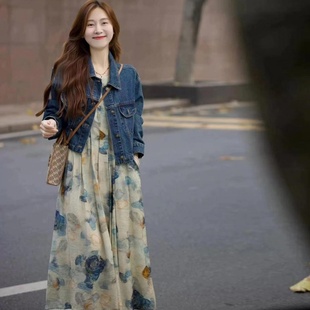 春季 感漂亮减龄油画碎花连衣裙子 2025新款 成套搭配一整套时尚