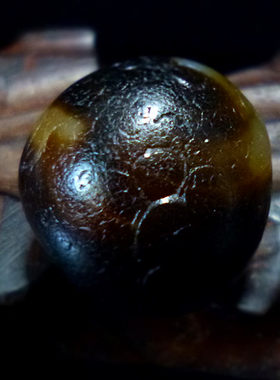 藏传密宗老糖球唐代老玛瑙带眼老玛瑙珠子老佛珠念珠配珠风化明显