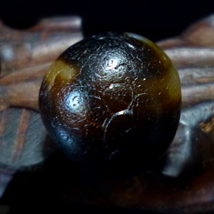 藏传密宗老糖球唐代老玛瑙带眼老玛瑙珠子老佛珠念珠配珠风化明显