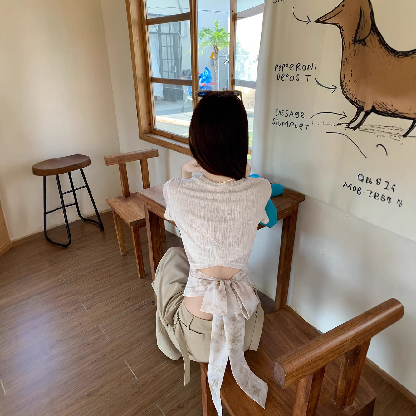 2026年春装新款薄荷甜酒 辣妹后背镂空蝴蝶结绑带设计感短袖T恤女