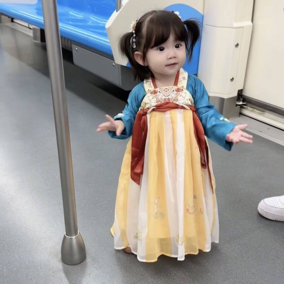 女童宝宝重工刺绣汉服襦