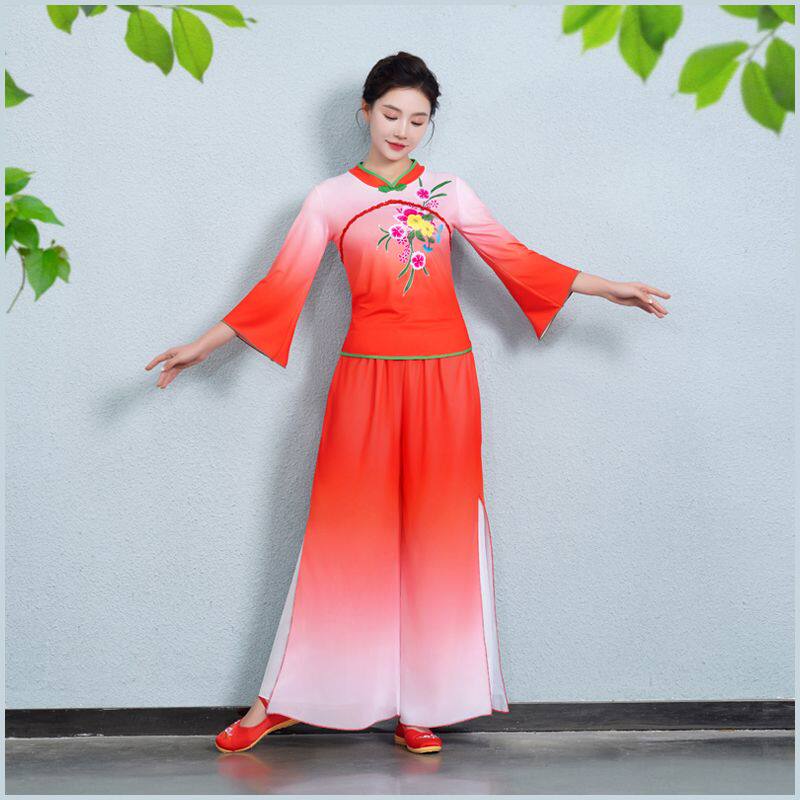 新款广场舞演出服中老年