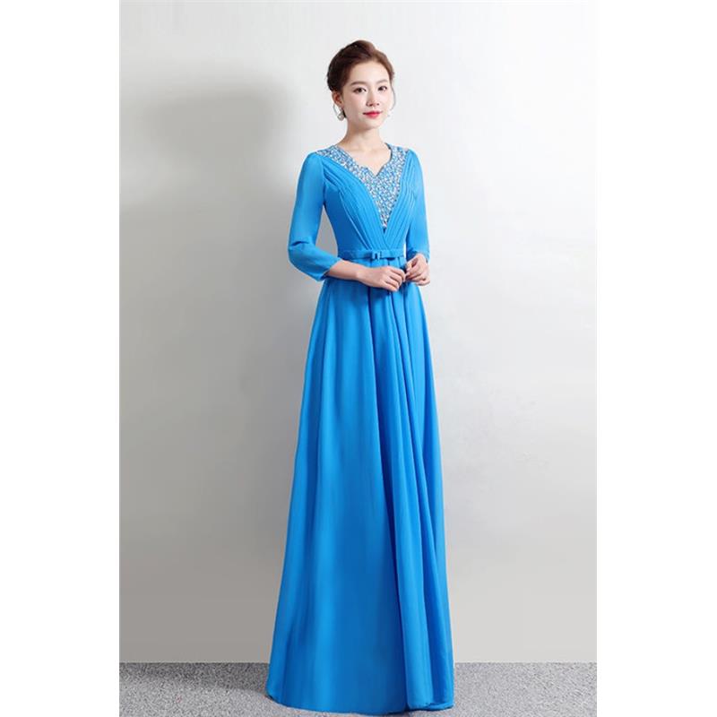 大合唱团演出服女中老年