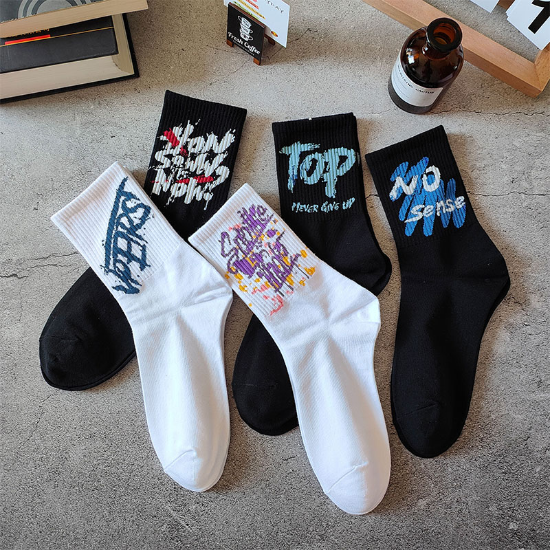 中高筒吸湿排汗棉字母涂鸦ins风