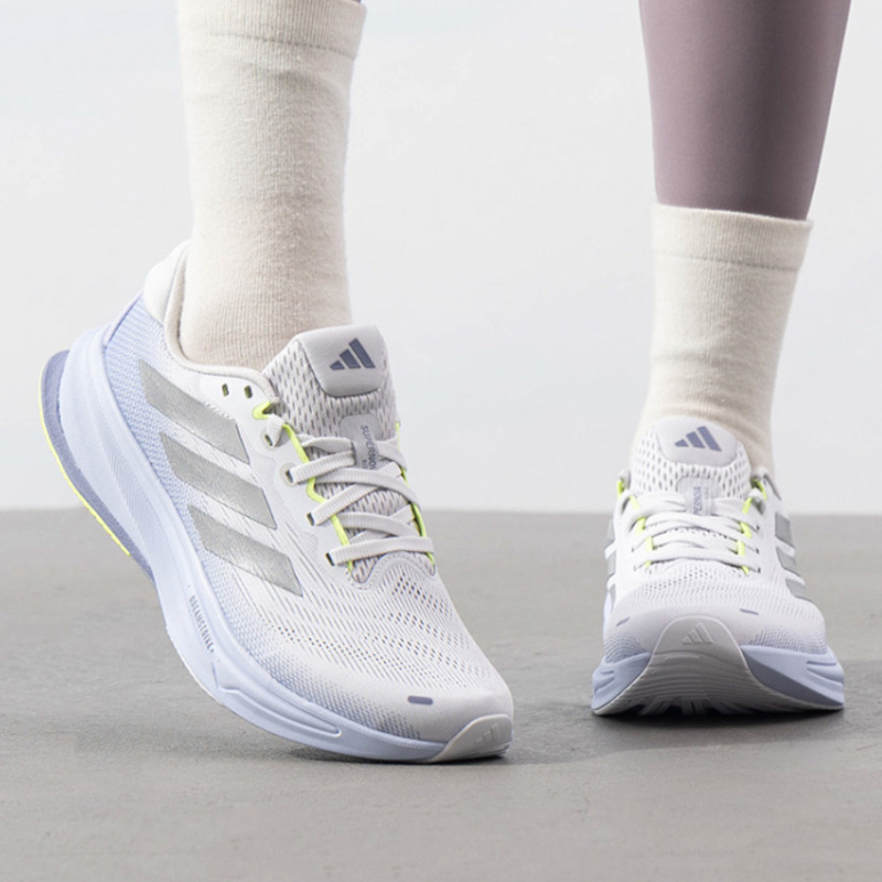 Adidas阿迪达斯缓震耐磨跑步鞋