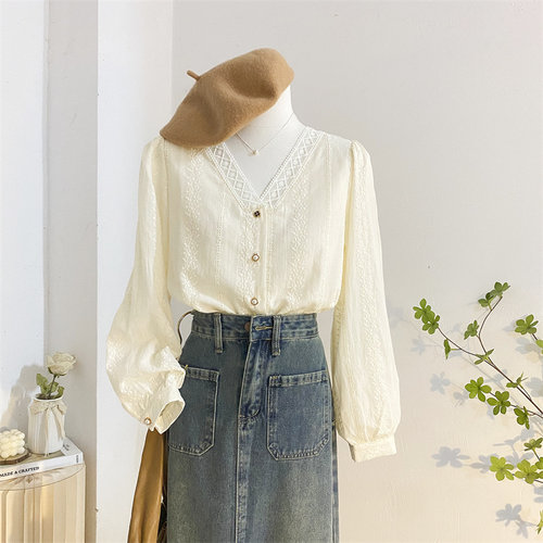 宽松气质单排扣长袖V领刺绣衬衫