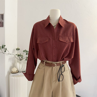 复古红色格子衬衫女长袖2026春季新款设计感宽松休闲港风叠穿衬衣