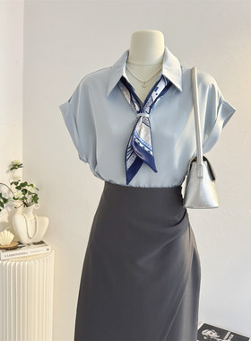 蓝色法式V领缎面短袖衬衫女2025夏丝巾系带气质通勤衬衣职业上衣