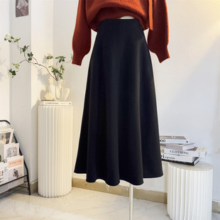 黑色毛呢伞裙半身裙女2024秋冬中长款松紧高腰A字大摆气质呢子裙