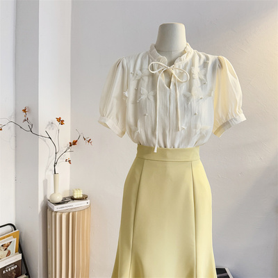法式系带立领钉珠泡泡短袖衬衫女
