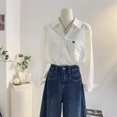 宽松字母刺绣白色V领长袖衬衫女