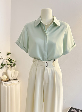 浅绿色翻领缎面短袖衬衫女2025夏季垂感气质通勤衬衣职业正装上衣