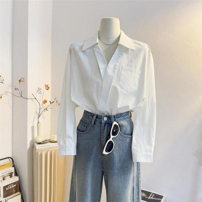 宽松休闲气质V领白色长袖衬衫