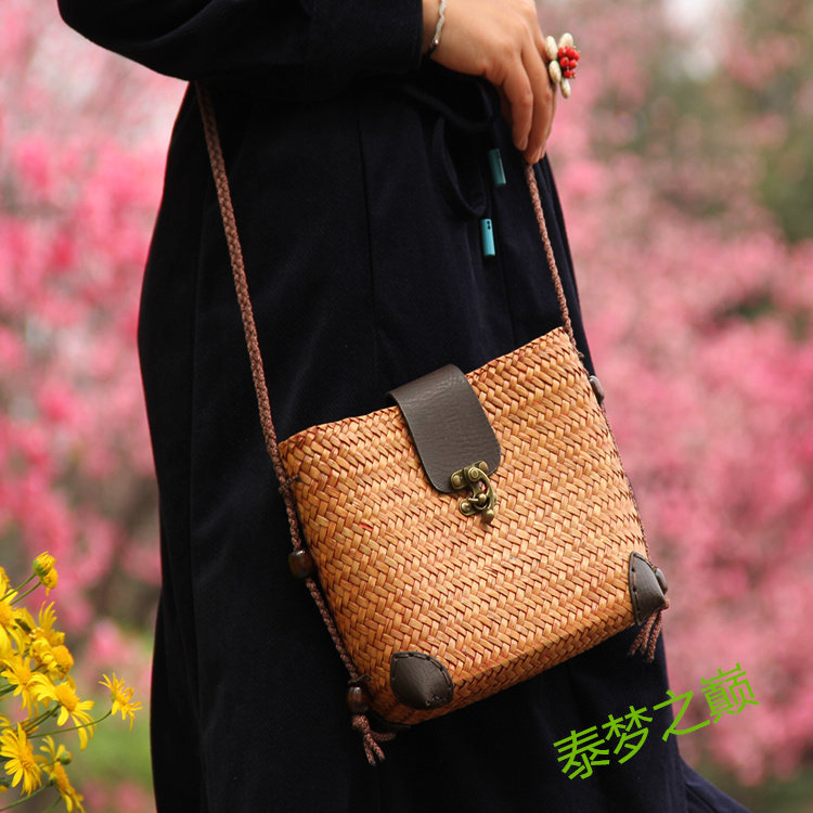 热销泰国进口新款民族特色中式复古手工海草编制边丝背带女单肩包