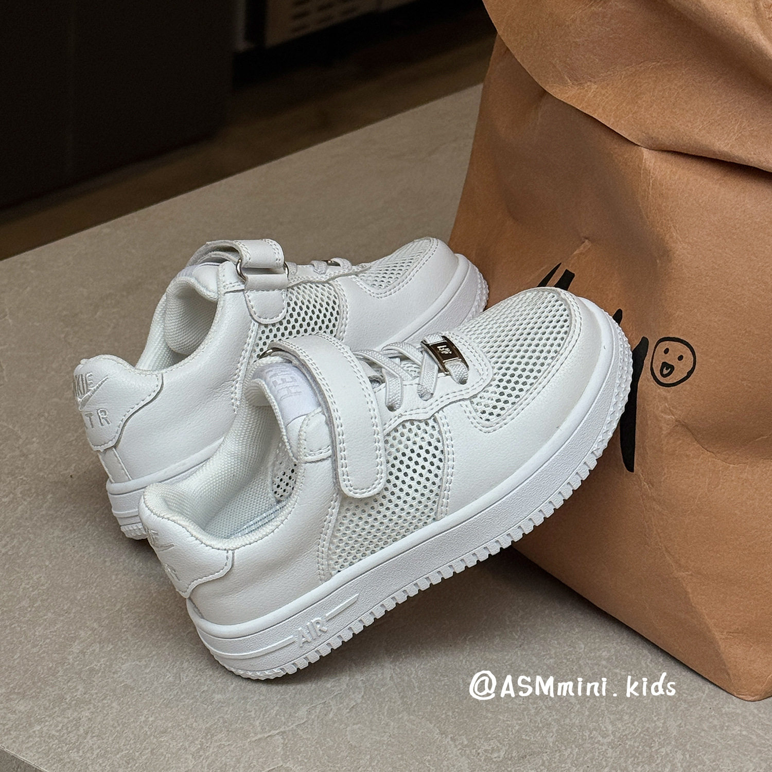 儿童经典百搭小白鞋2026夏季男童薄款透气网鞋女童休闲板鞋学生鞋