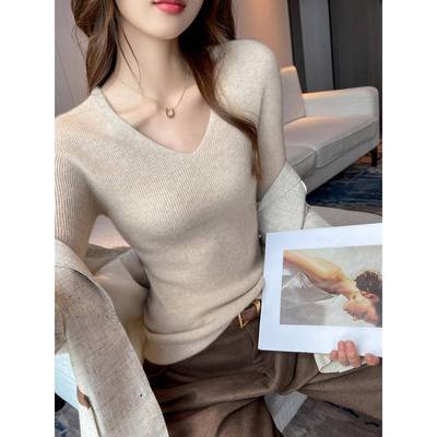 韩国无缝一体休闲V领针织打底衫女修身显瘦长袖秋冬紧身内搭毛衣