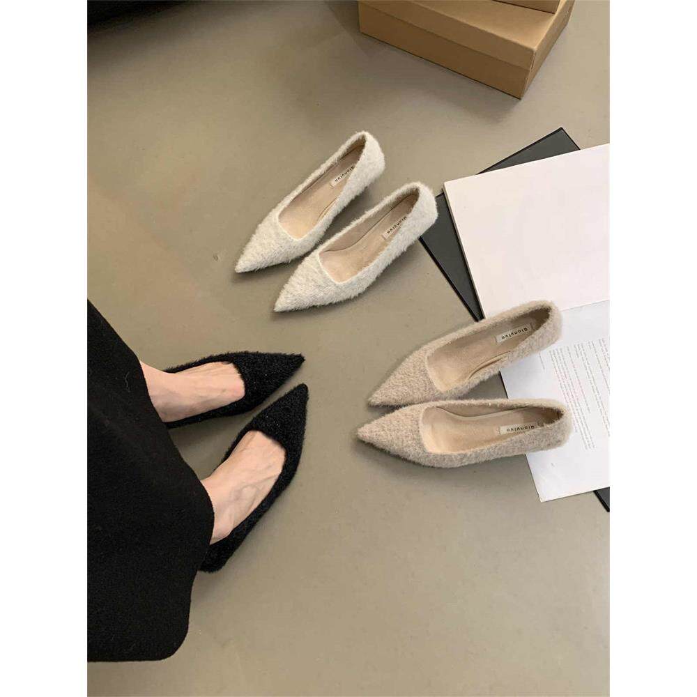 香港外穿毛毛鞋尖头高跟鞋女细跟2025冬季新款加绒设计感小众单鞋