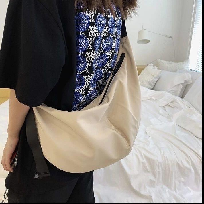 工装包斜挎包女饺子包夏季机能大学生大容量休闲单肩包背包男包包