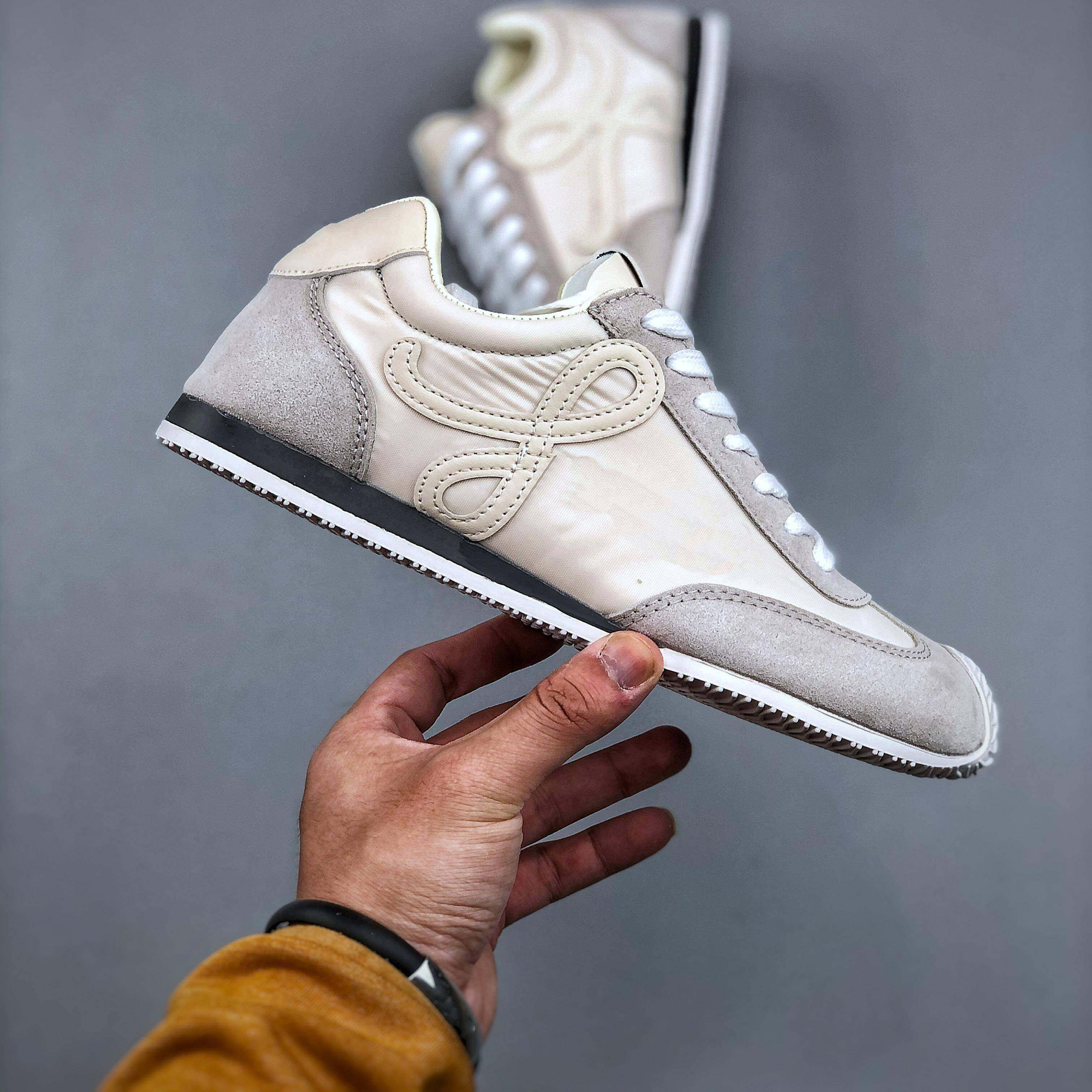 2026年夏秋百搭小白鞋女款舒适芭蕾德训鞋薄底巨好看巨美上镜女鞋,女鞋,时尚休闲鞋,淘宝优惠券,粉丝福利购,淘宝优惠卷