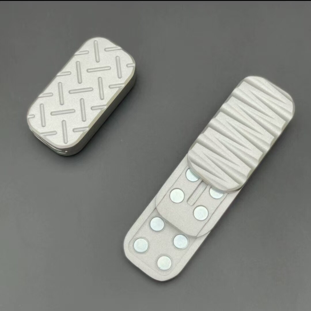 三层段落磁力无限位推牌EDC啪啪币减压解压神器金属指尖陀螺玩具