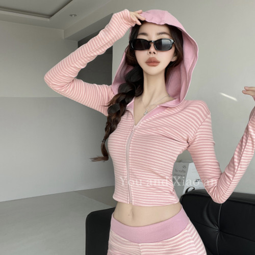 甜姐战袍~春秋连帽上衣修身短外套+休闲运动条纹拖地裤慵懒两件套