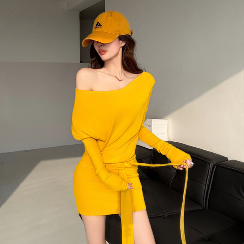 明艳少女~纯欲露肩显白连衣裙女长袖收腰系带包臀裙显瘦出片短裙