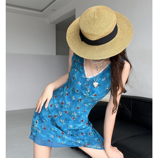 显白天菜~V领油画蓝色碎花连衣裙女夏无袖收腰显瘦A字短裙度假风