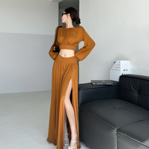 蝙蝠袖圆领上衣垂感开叉半身长裙