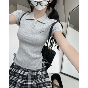 美式学院复古针织polo领刺绣T恤短袖衫女夏绞花修身短款正肩上衣