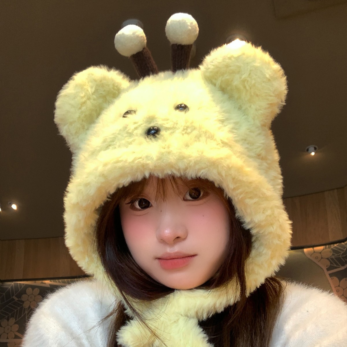 蜜蜂小熊帽子可爱针织毛绒女秋冬保暖百搭显脸小防寒护耳雷锋帽子
