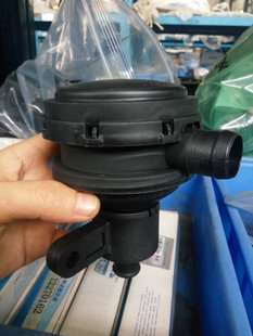 潍柴动力力帆中联25吨道依茨226B油气分离器柳工龙工30机原厂配件