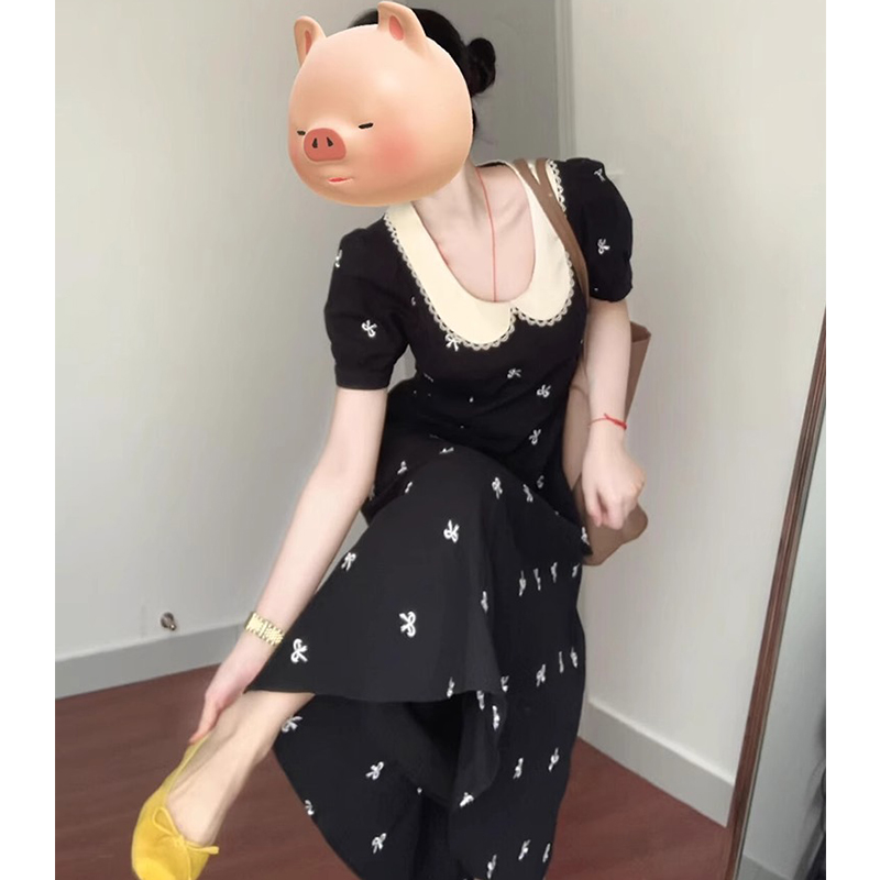 法式赫本风高级感娃娃领复古小黑裙气质连衣裙女秋季收腰显瘦长裙