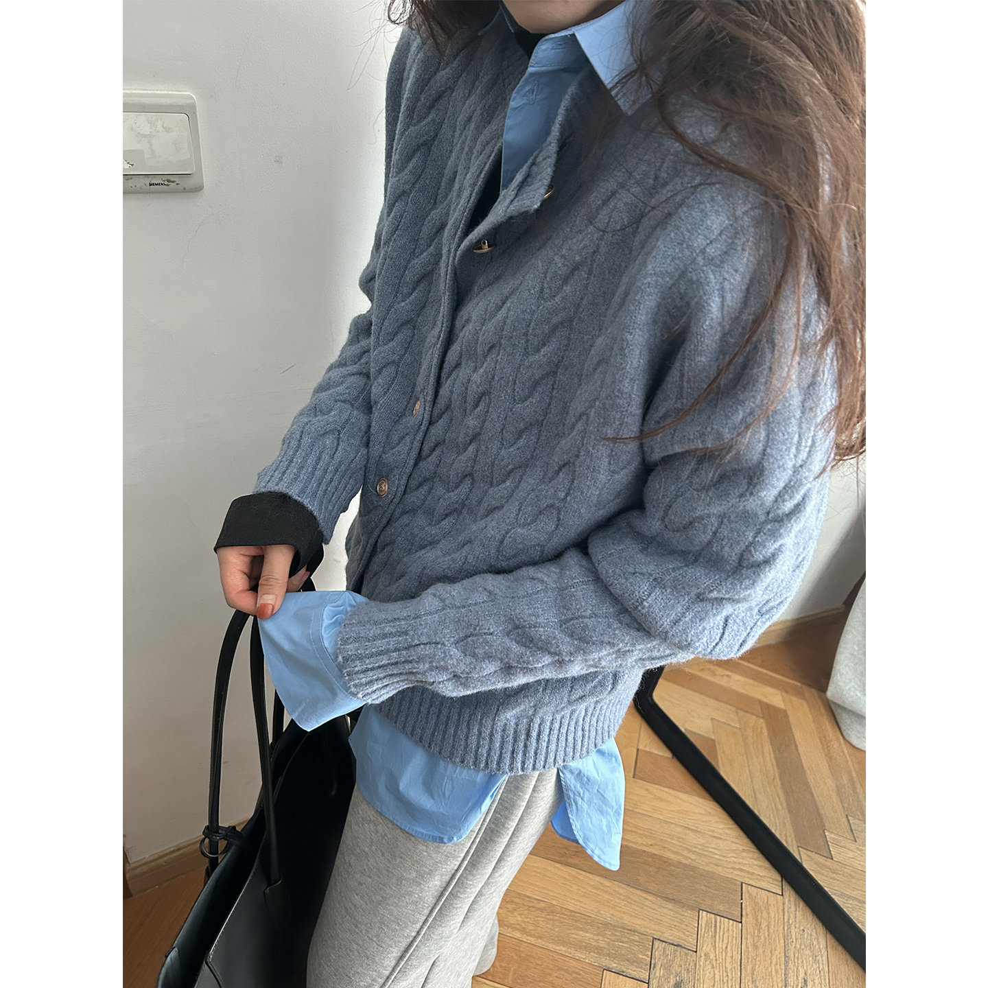 鬼鬼家正品韩代东大门秋冬 超显白~蓝色麻花纹圆领单排扣针织开衫