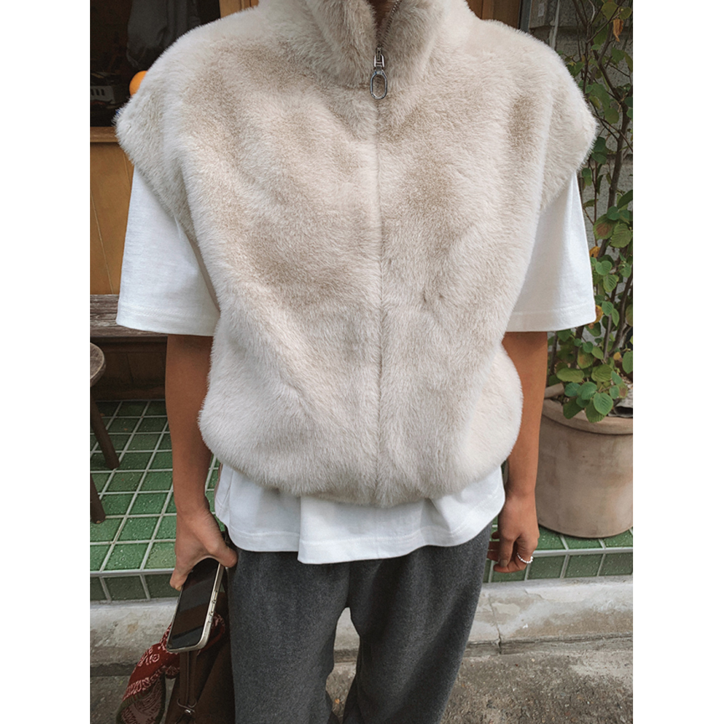 鬼鬼家正品韩代东大门秋冬 超好看浅米色毛绒绒立领马甲马夹外套