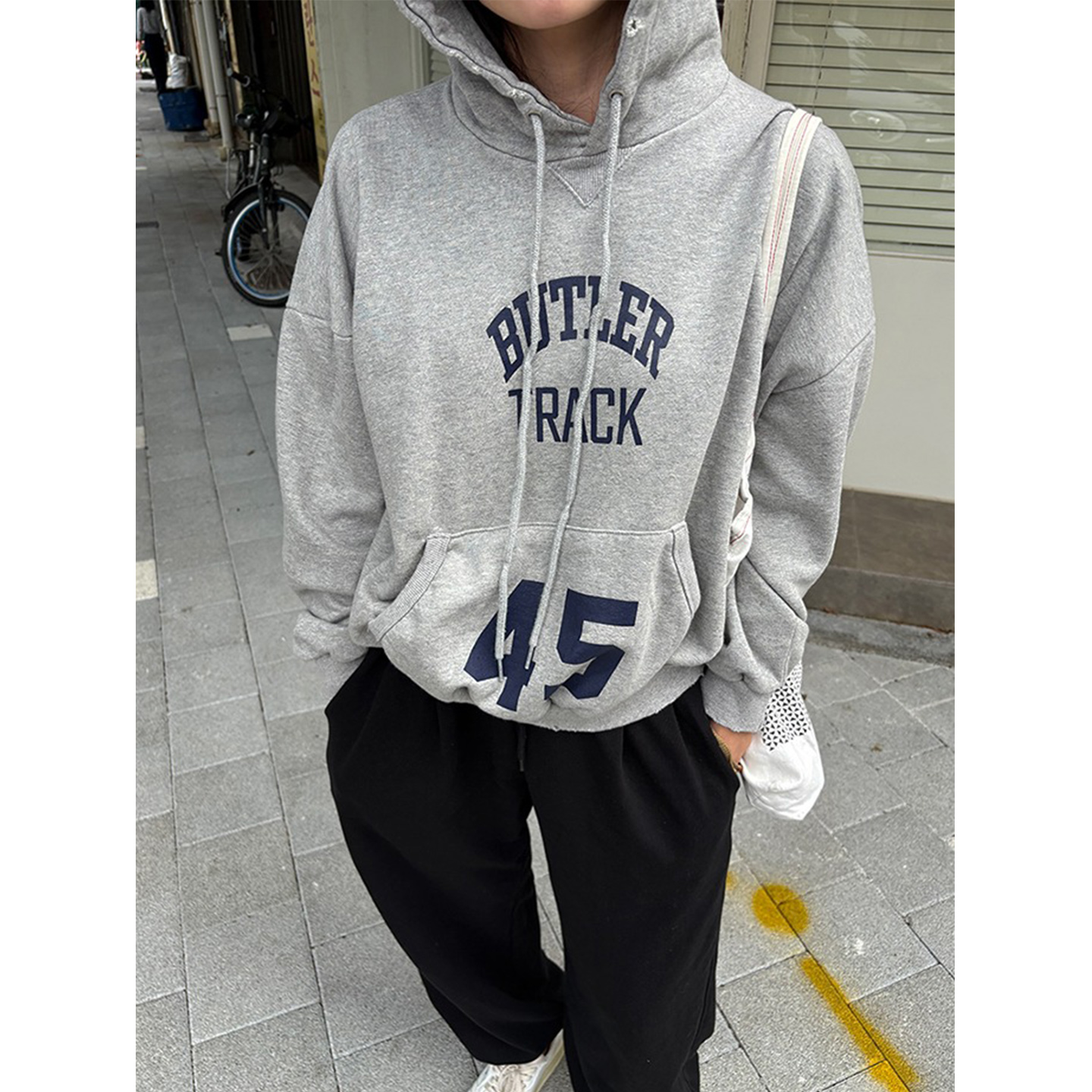 鬼鬼家正品韩代东大门秋冬 字母印花连帽抽绳袋鼠兜套头长袖卫衣