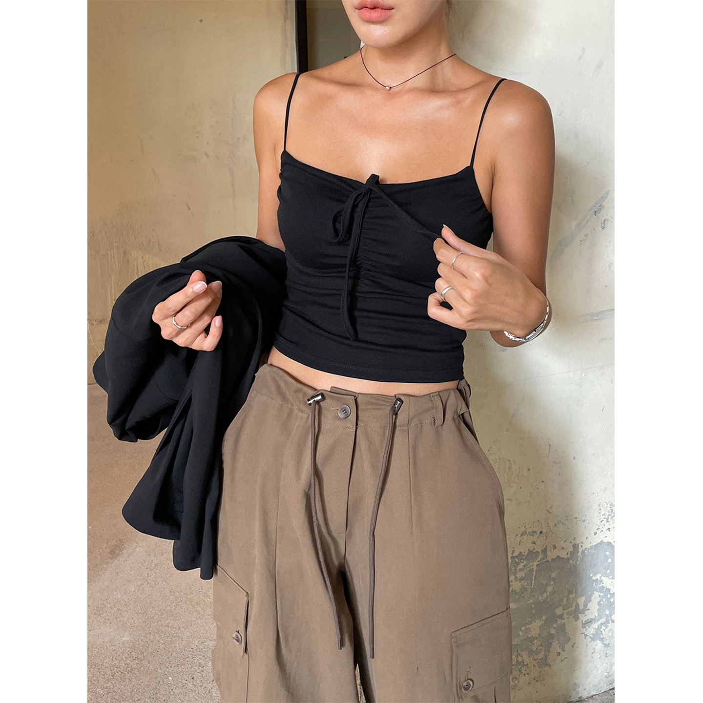 鬼鬼家正品韩代东大门 日常百搭修身抽绳褶皱细肩带短款吊带背心