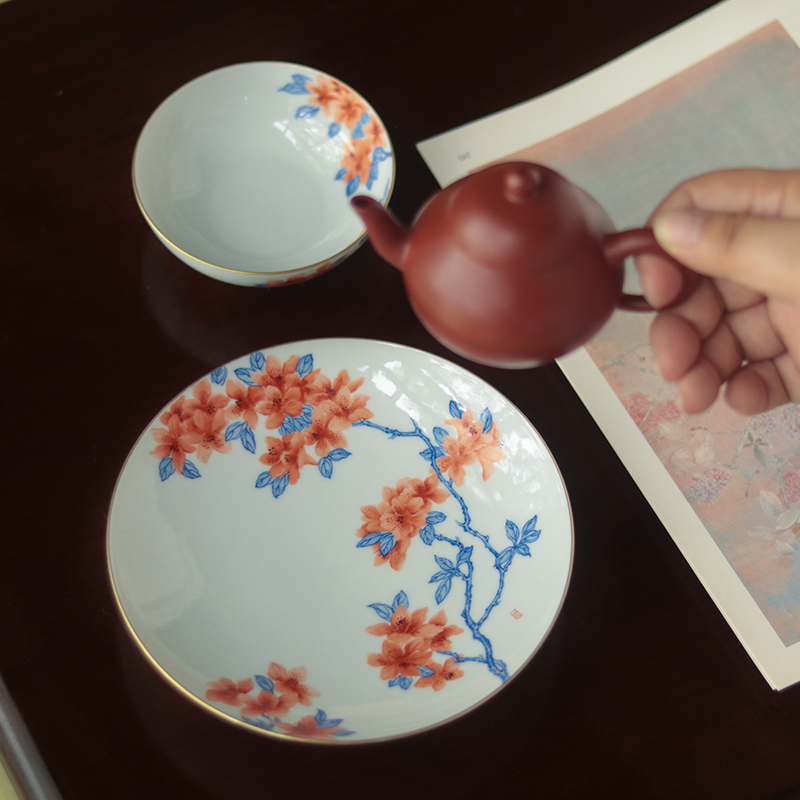 山花烂漫时 青花矾红手绘杜鹃壶承画瓷的武才人