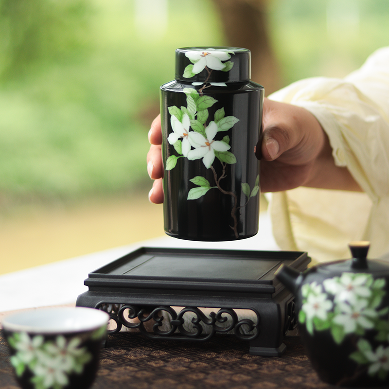 山阴路的夏天 原创设计 景德镇手绘醒茶罐 黑地山栀茶叶罐