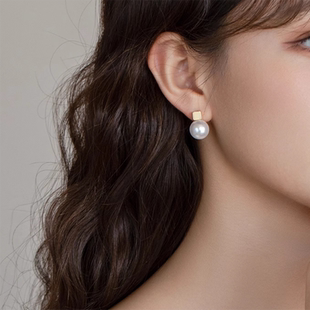 几何珍珠耳环2024新款爆款高级感耳钉女小众设计感适合方脸的耳饰