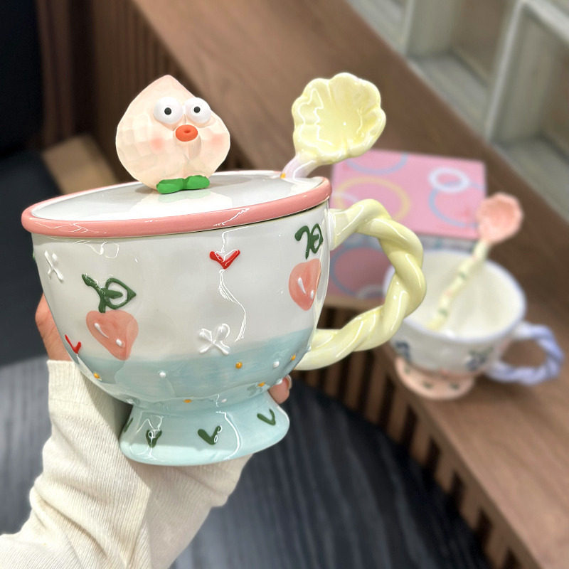 浮雕釉下彩陶瓷马克杯图片