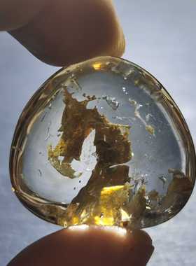 31.5x29x14mm天然水晶异像石簪包体，土龙半身造型很酷炫。