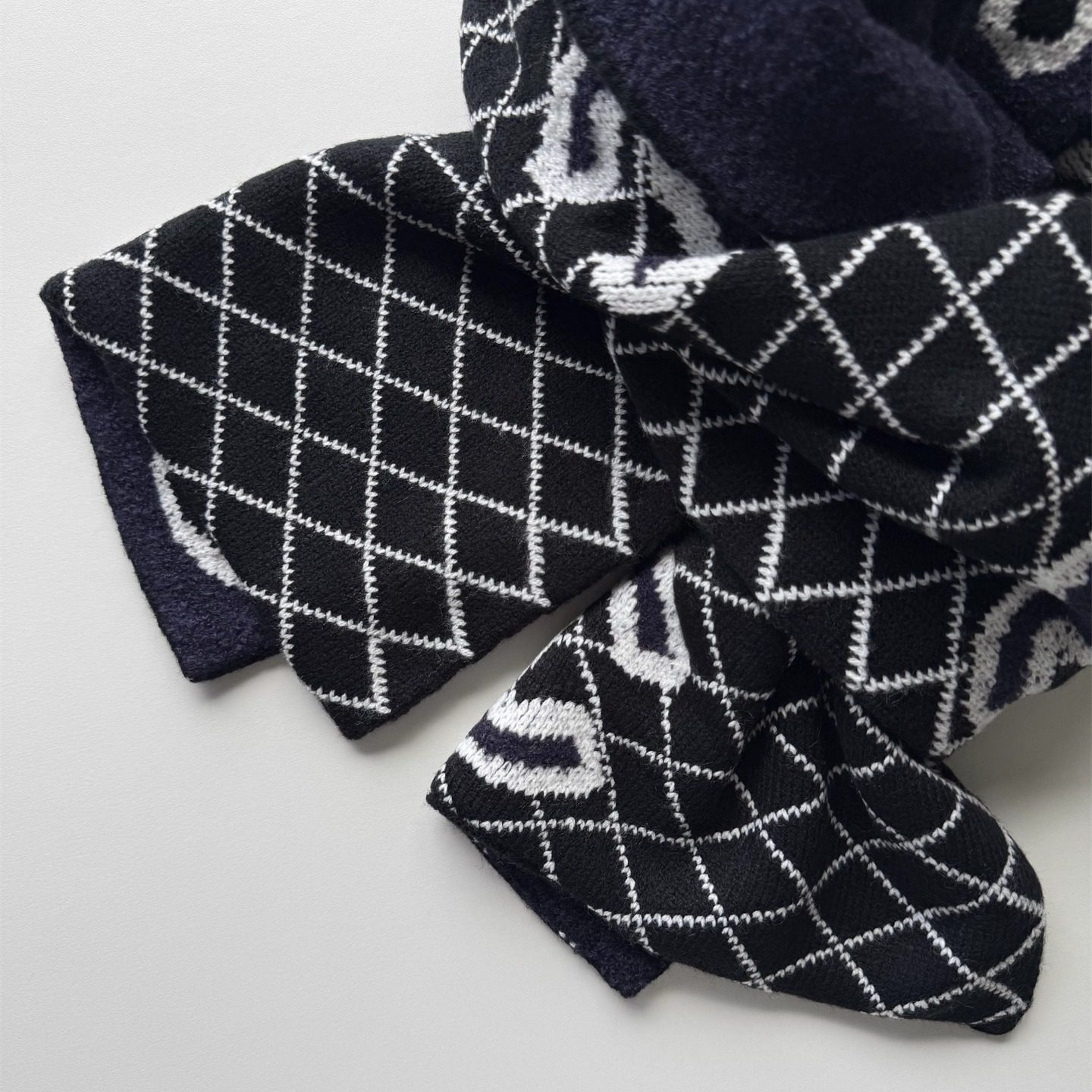 柜柜同款|小香风！经典菱格围巾